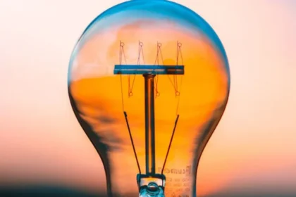 Digital-times-media-100-Positive-Life-Quotes-to-Inspire-Happiness-and-Success-Every-Day